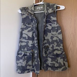 Charlotte Russe camo vest